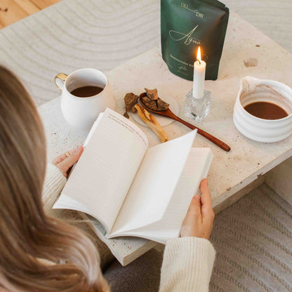 Ritualkakao, zeremonieller_Kakao, Rohkakao, Kakaozeremonie, Loslassen_lernen, Palo_Santo_Holz, Achtsamkeit_Tagebuch, Journaling