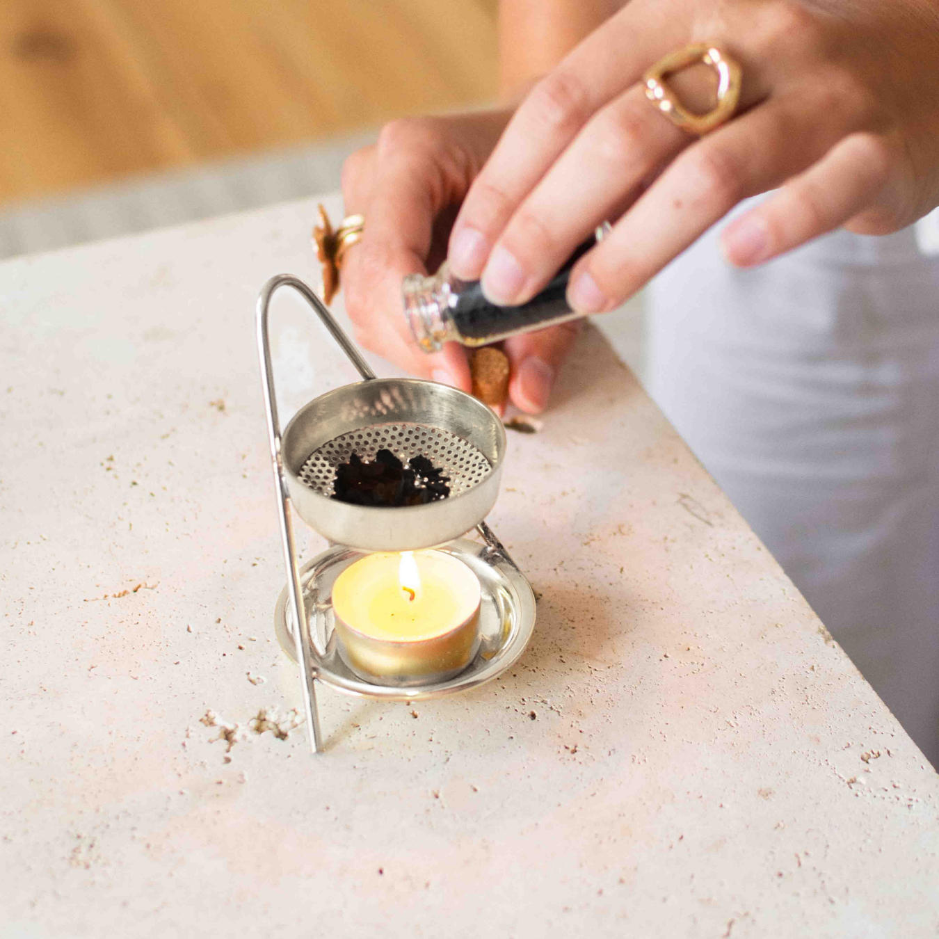 styrax_raeuchern, beruhigendes_raeucherwerk, raeucherstoevchen_silber